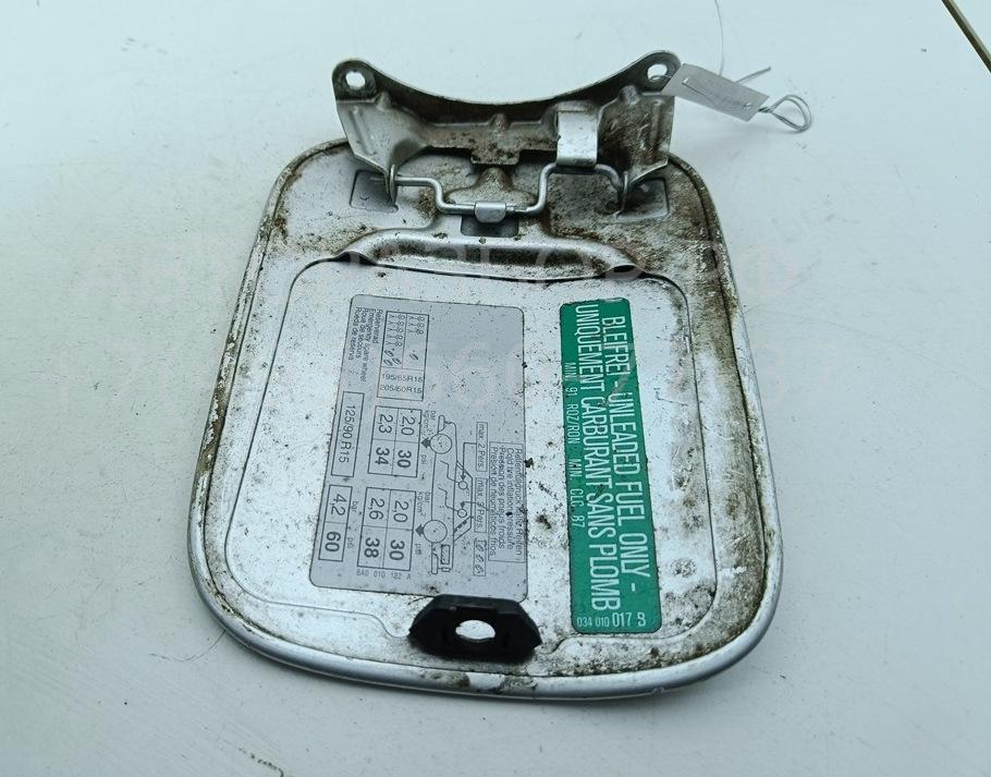 Лючок бензобака