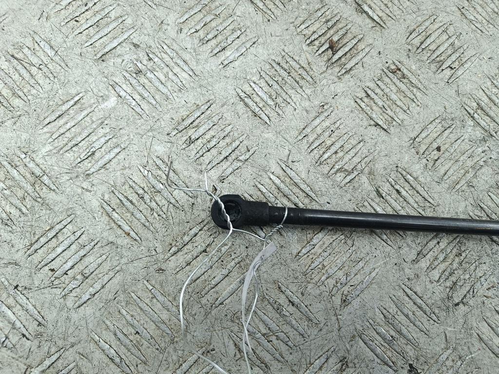 Амортизатор капота