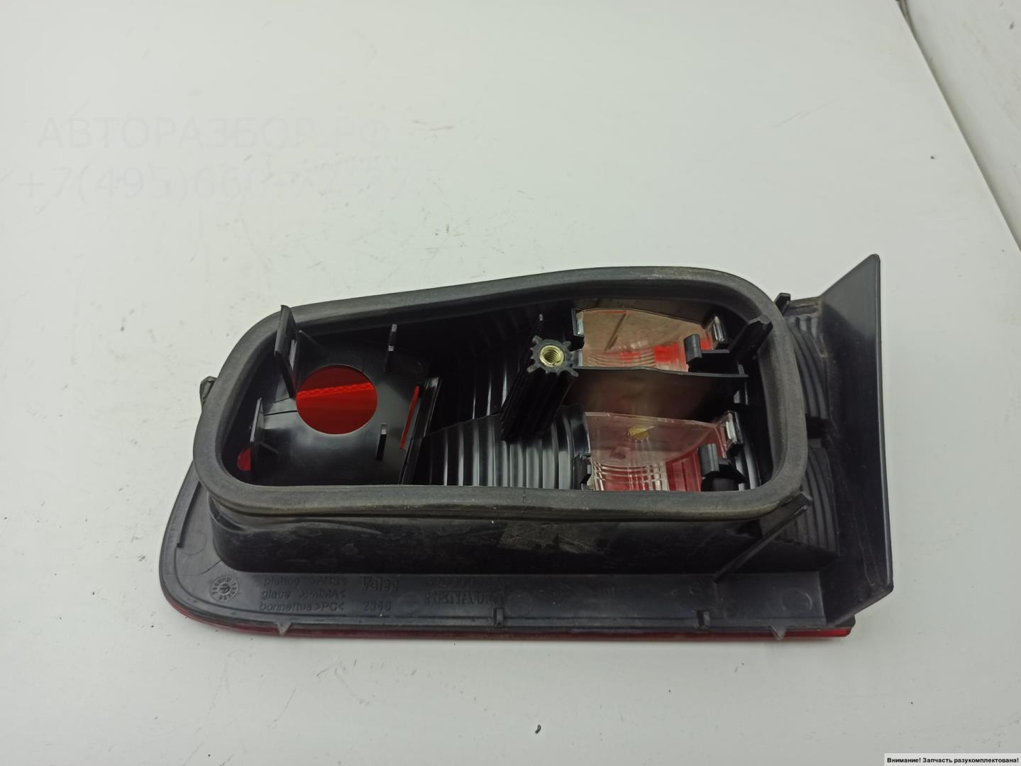 Фонарь задний внутренний левый