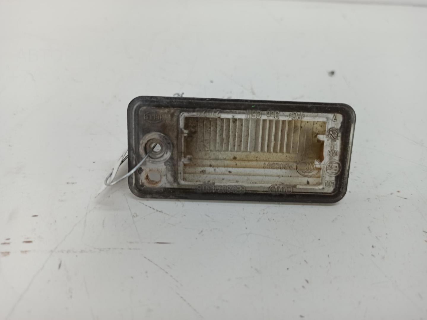 Фонарь подсветки номера