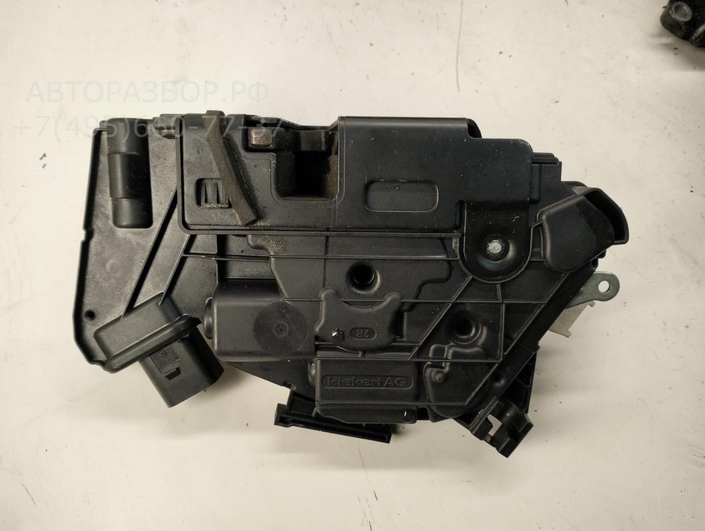 Замок двери передней правой