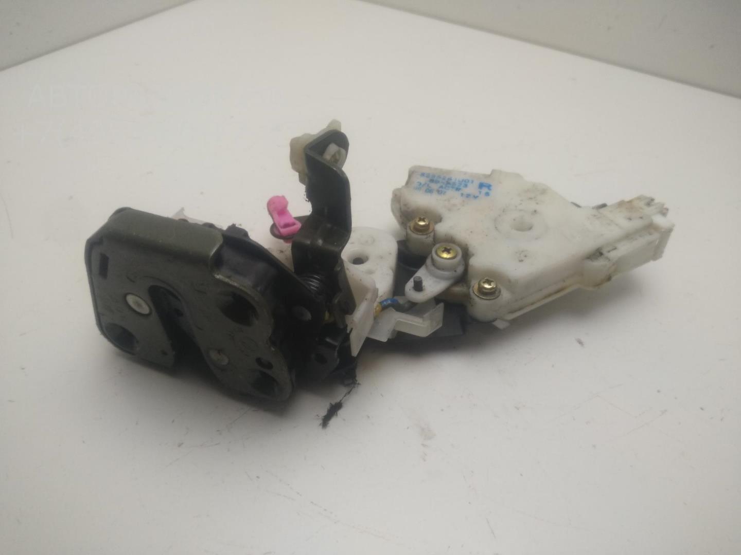 Замок двери задней правой