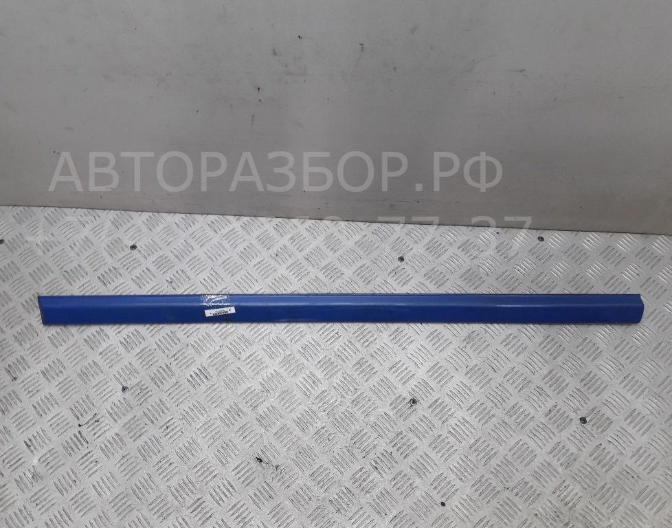 Молдинг двери передней левой