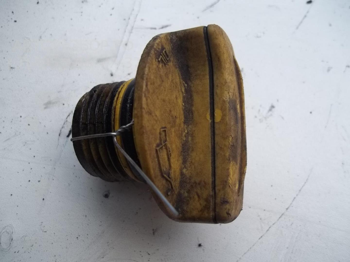 Крышка маслозаливной горловины