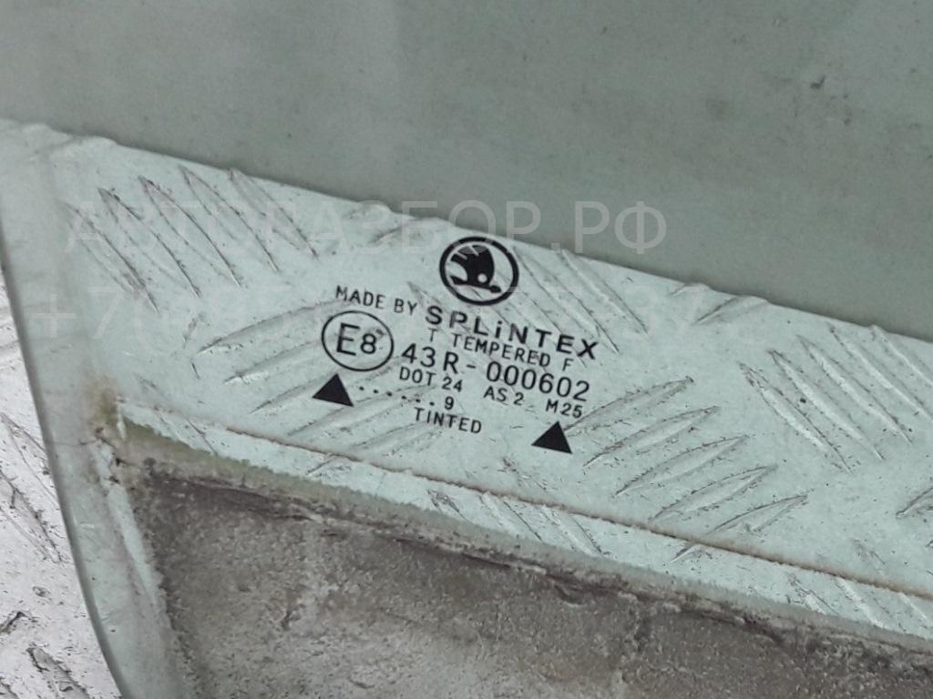 Стекло двери передней правой