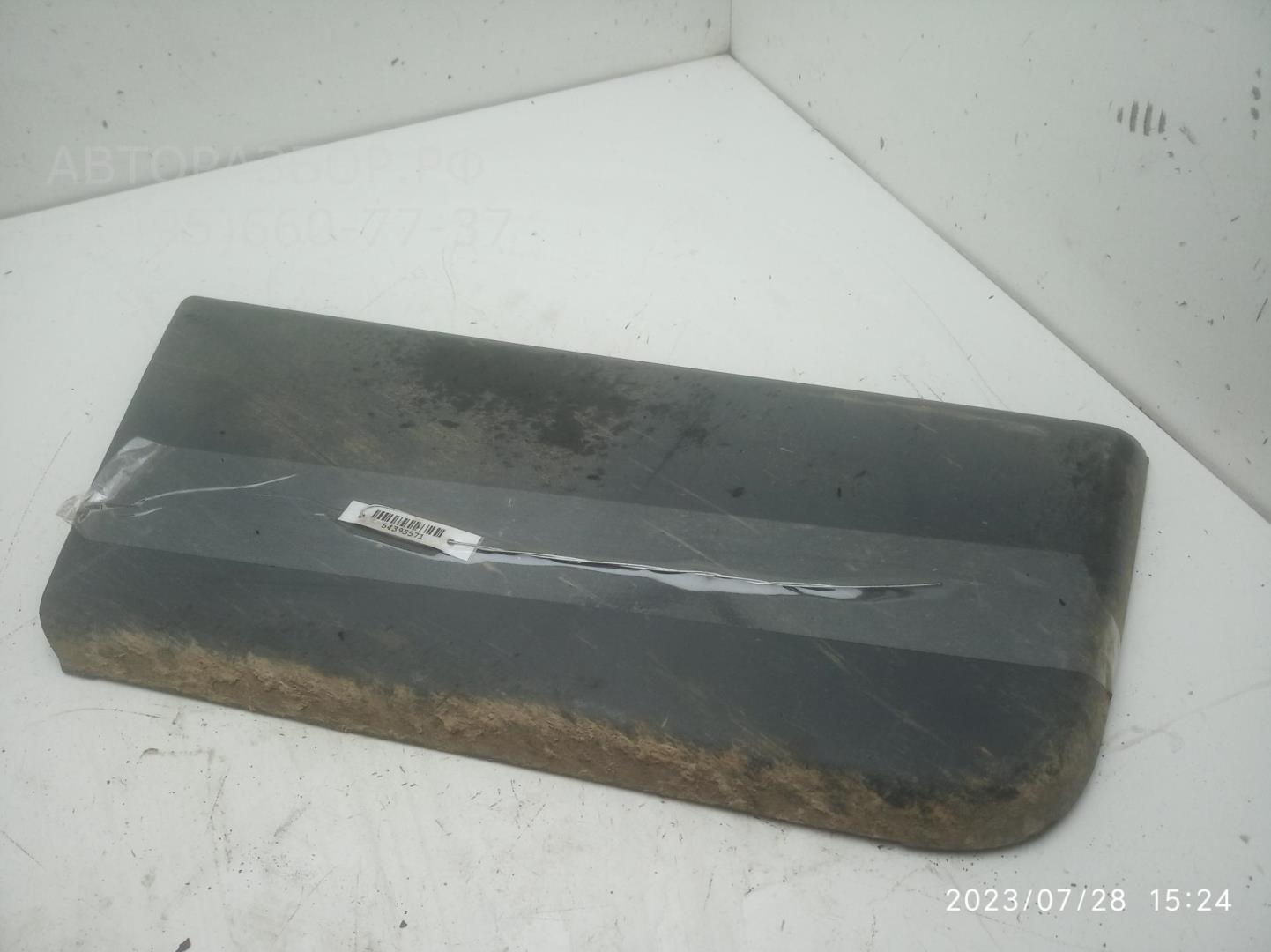 Накладка двери передней правой