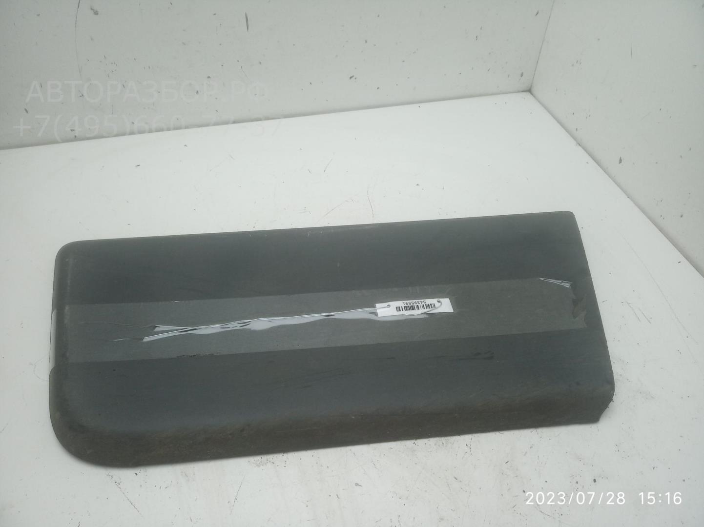 Молдинг двери передней левой