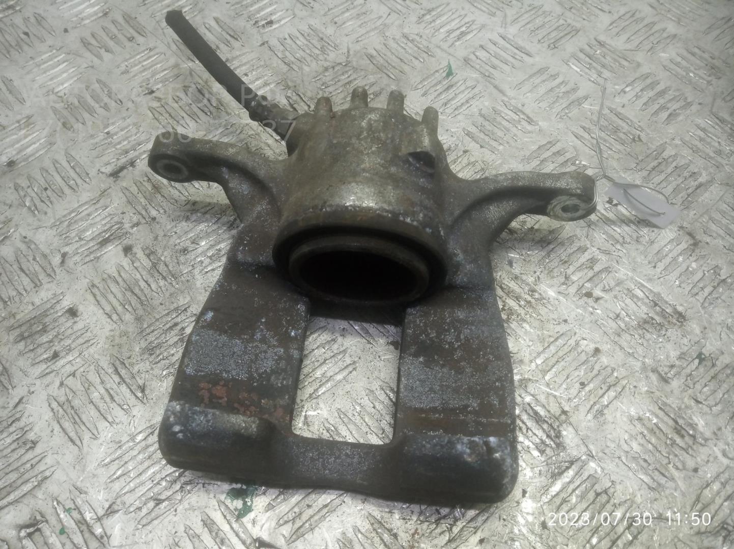 Суппорт передний левый