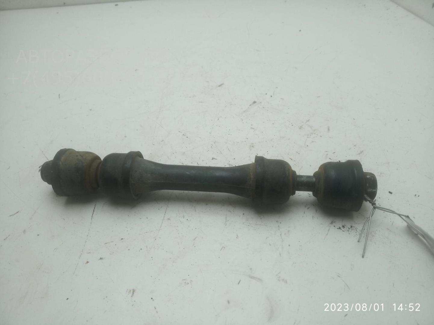 Стойка переднего стабилизатора