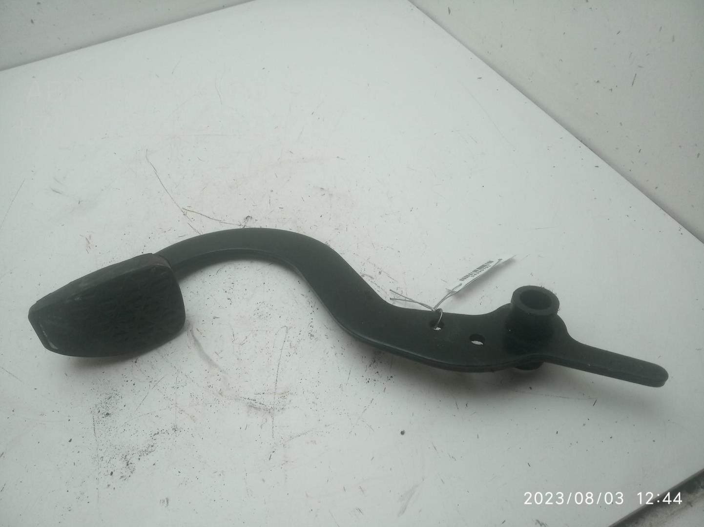 Педаль тормоза