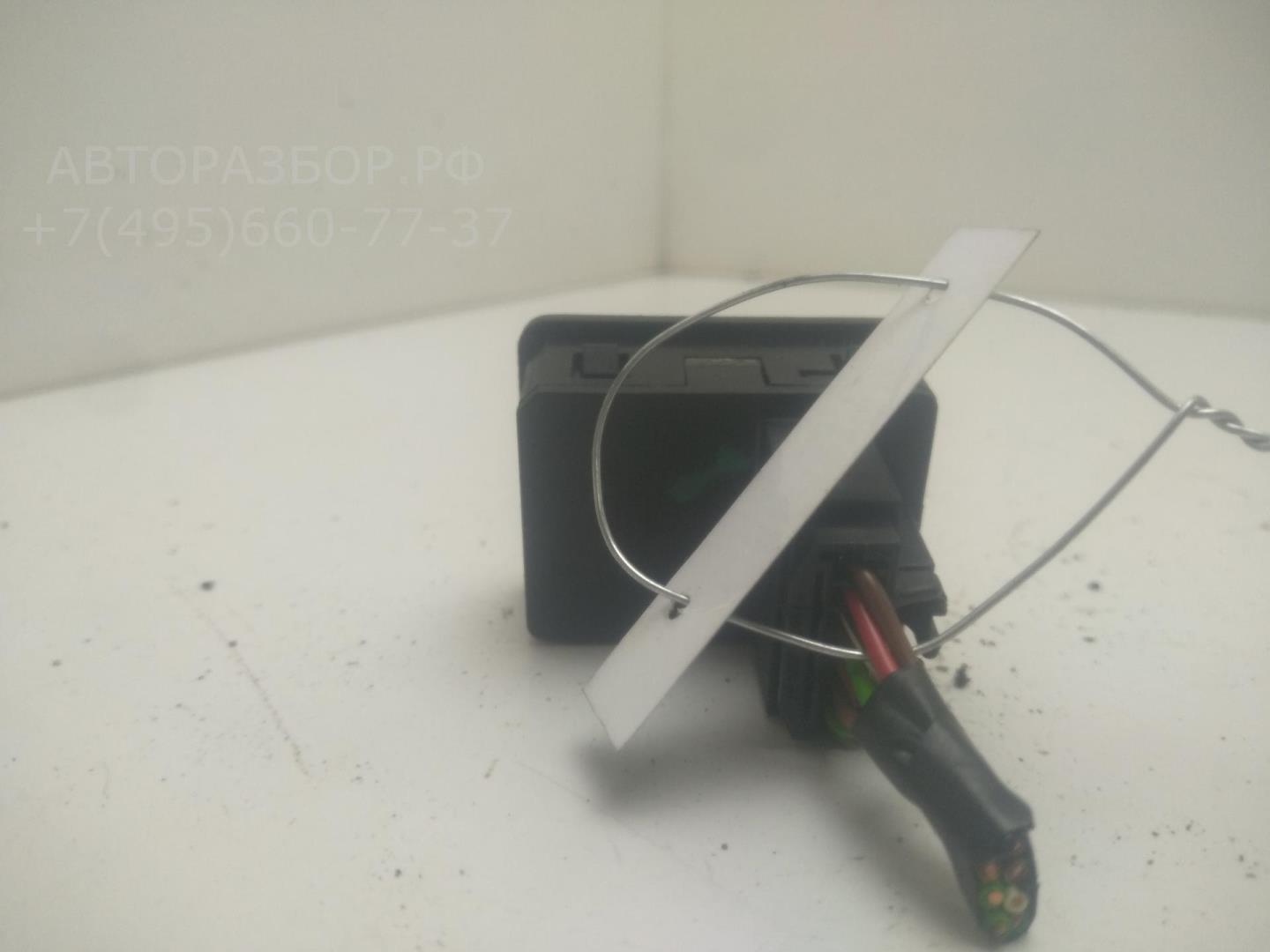 Кнопка регулировки зеркала