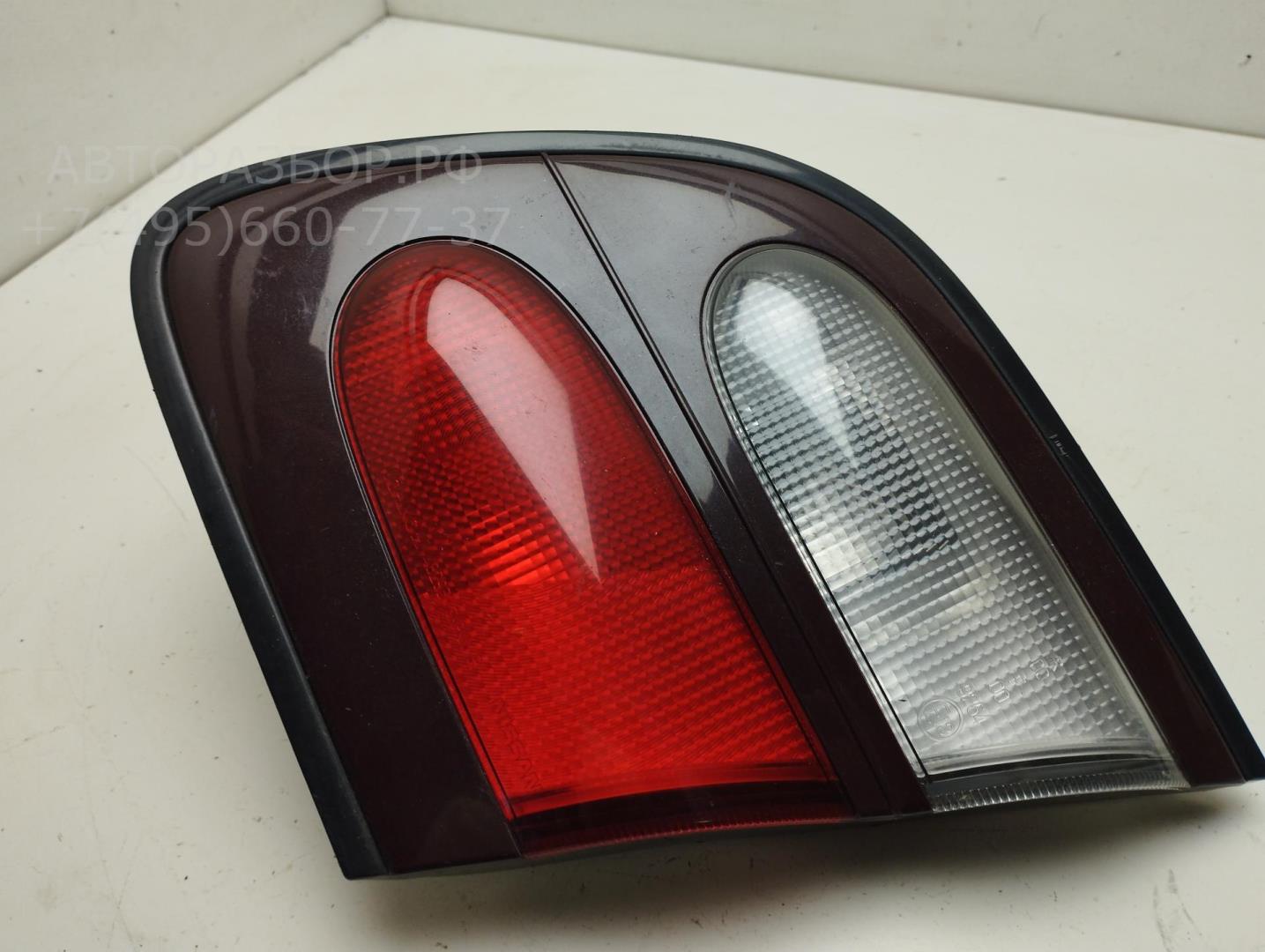 Фонарь задний внутренний правый