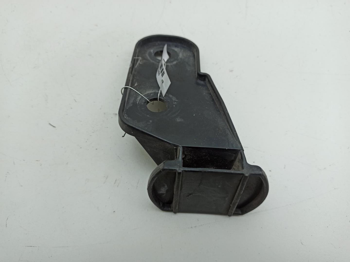 Кронштейн переднего бампера левый