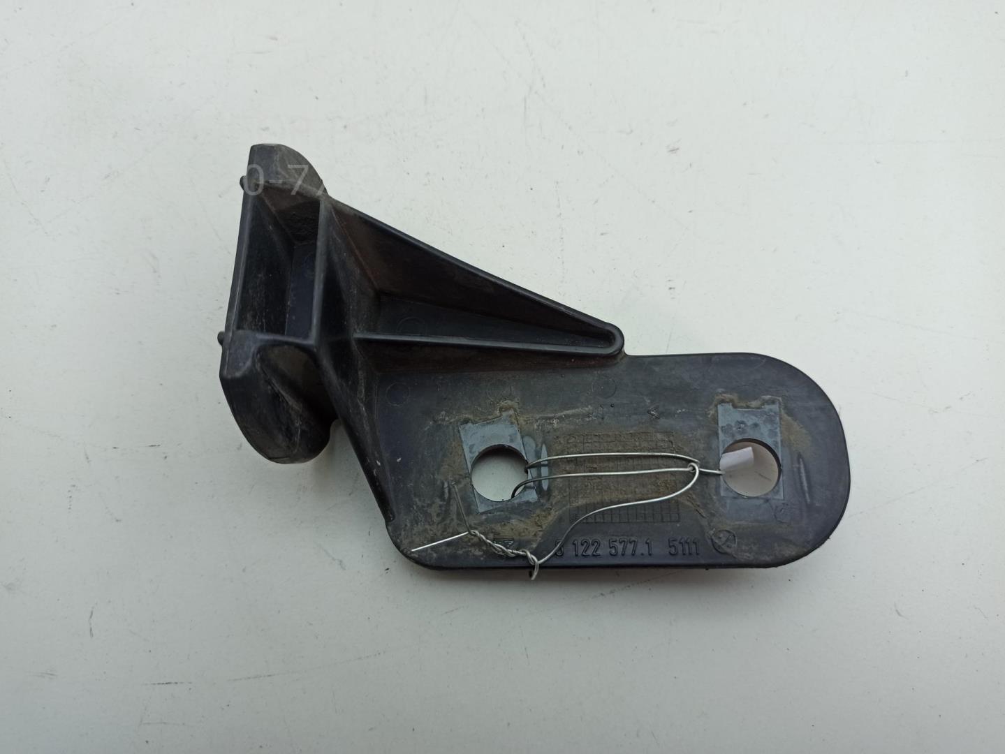 Кронштейн переднего бампера левый