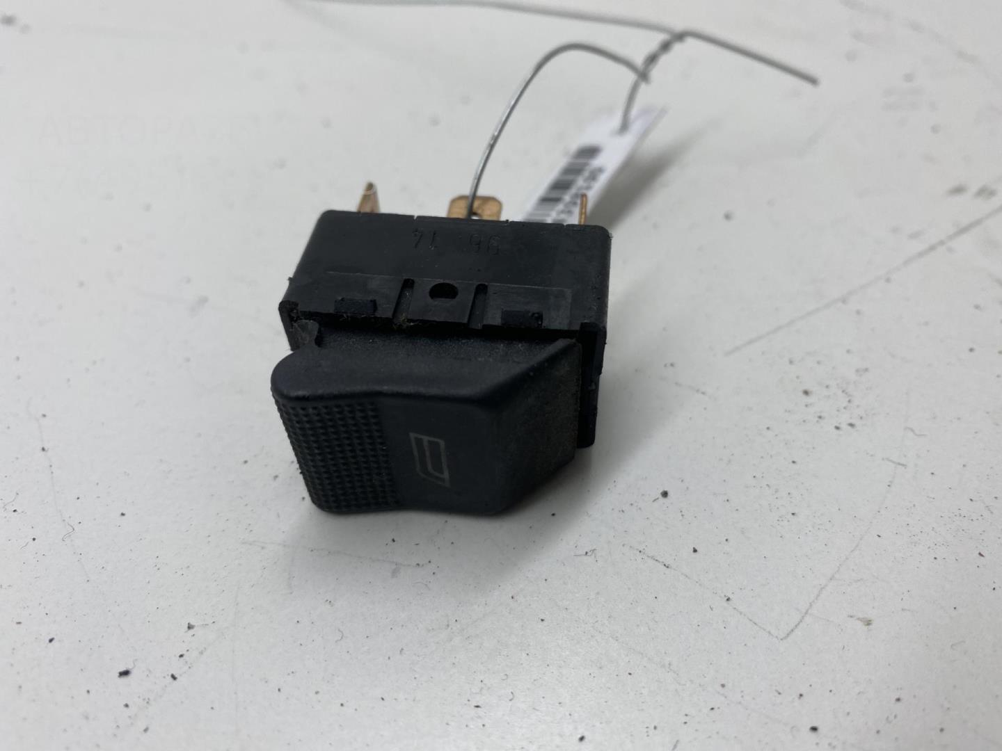 Кнопка стеклоподъемника