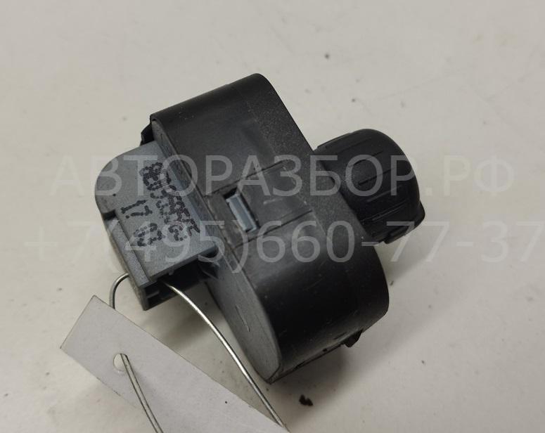 Кнопка регулировки зеркала