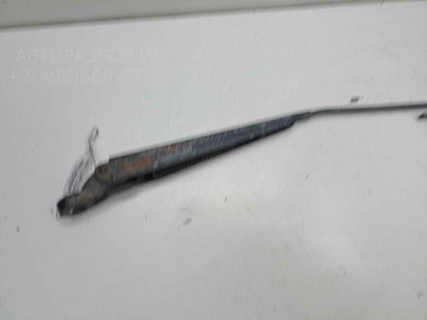 Поводок стеклоочистителя заднего