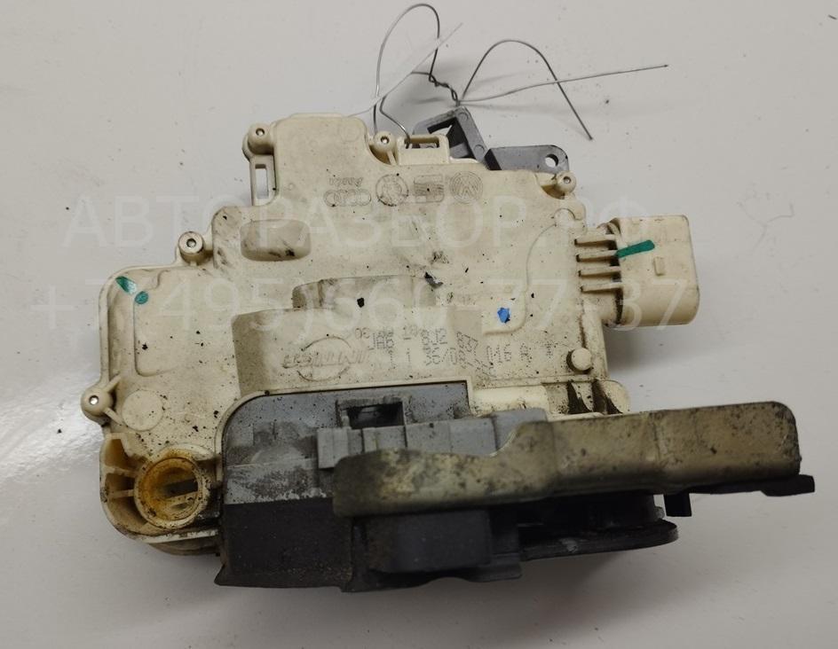 Замок двери передней правой