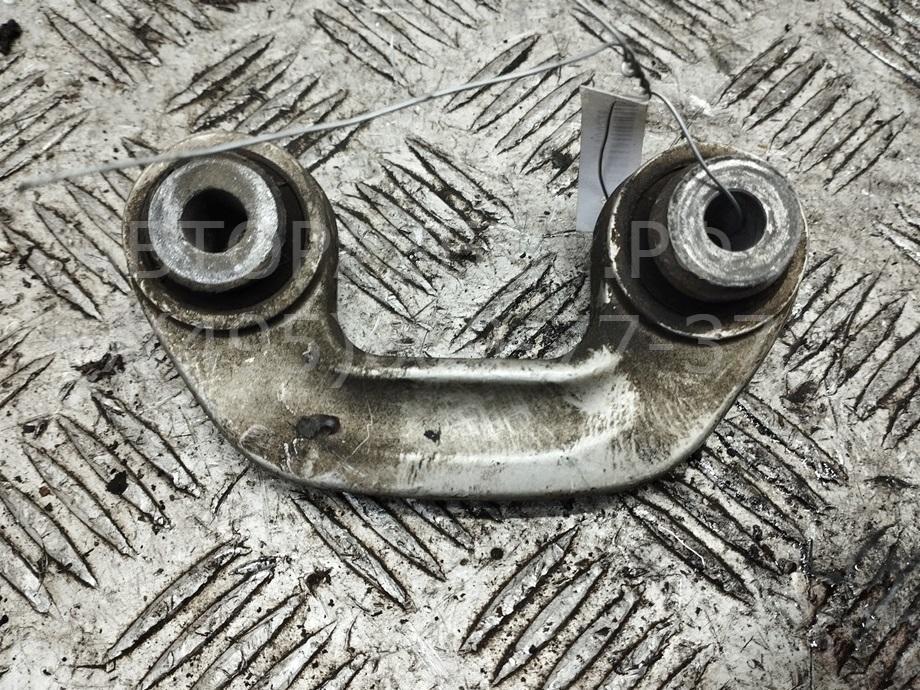 Стойка переднего стабилизатора