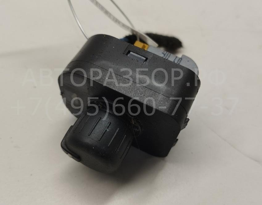 Кнопка регулировки зеркала