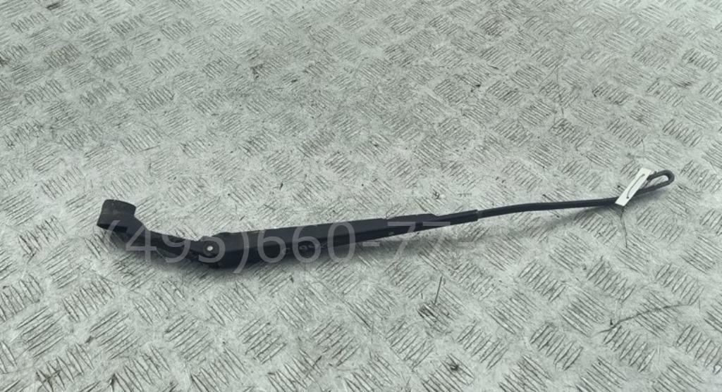 Поводок стеклоочистителя передний левый