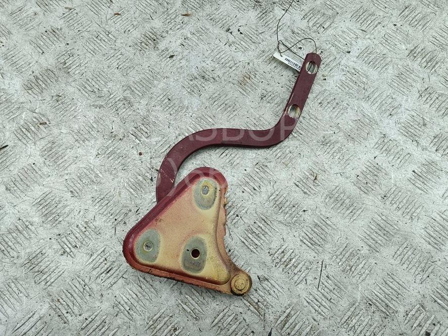 Петля капота левая