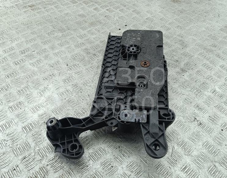 Крепление АКБ (корпус/подставка)