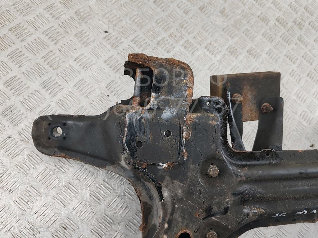 Балка подмоторная