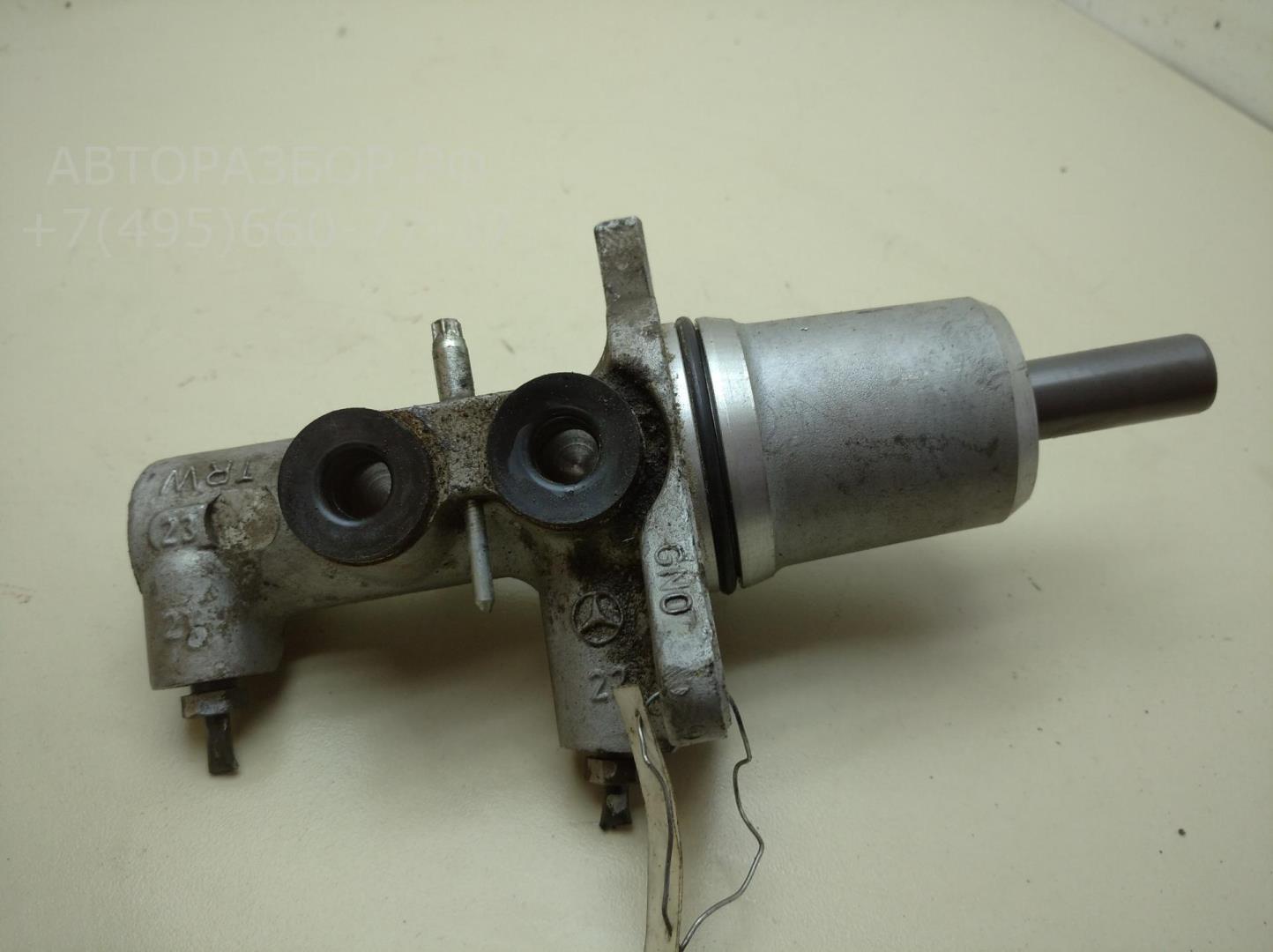 Цилиндр тормозной главный