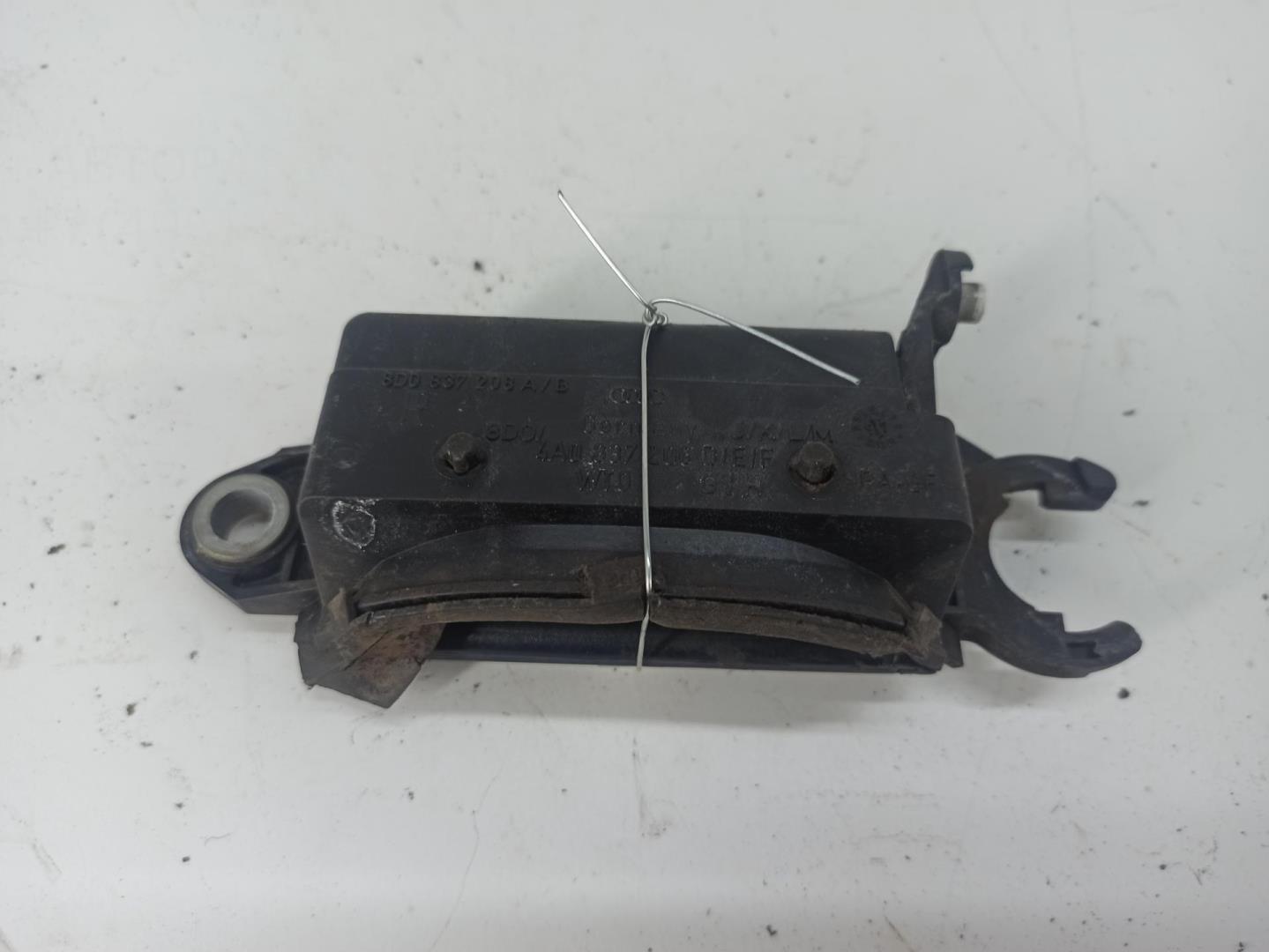 Ручка двери передней наружная правая