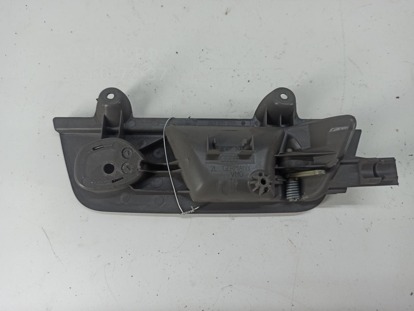 Ручка двери задней внутренняя левая