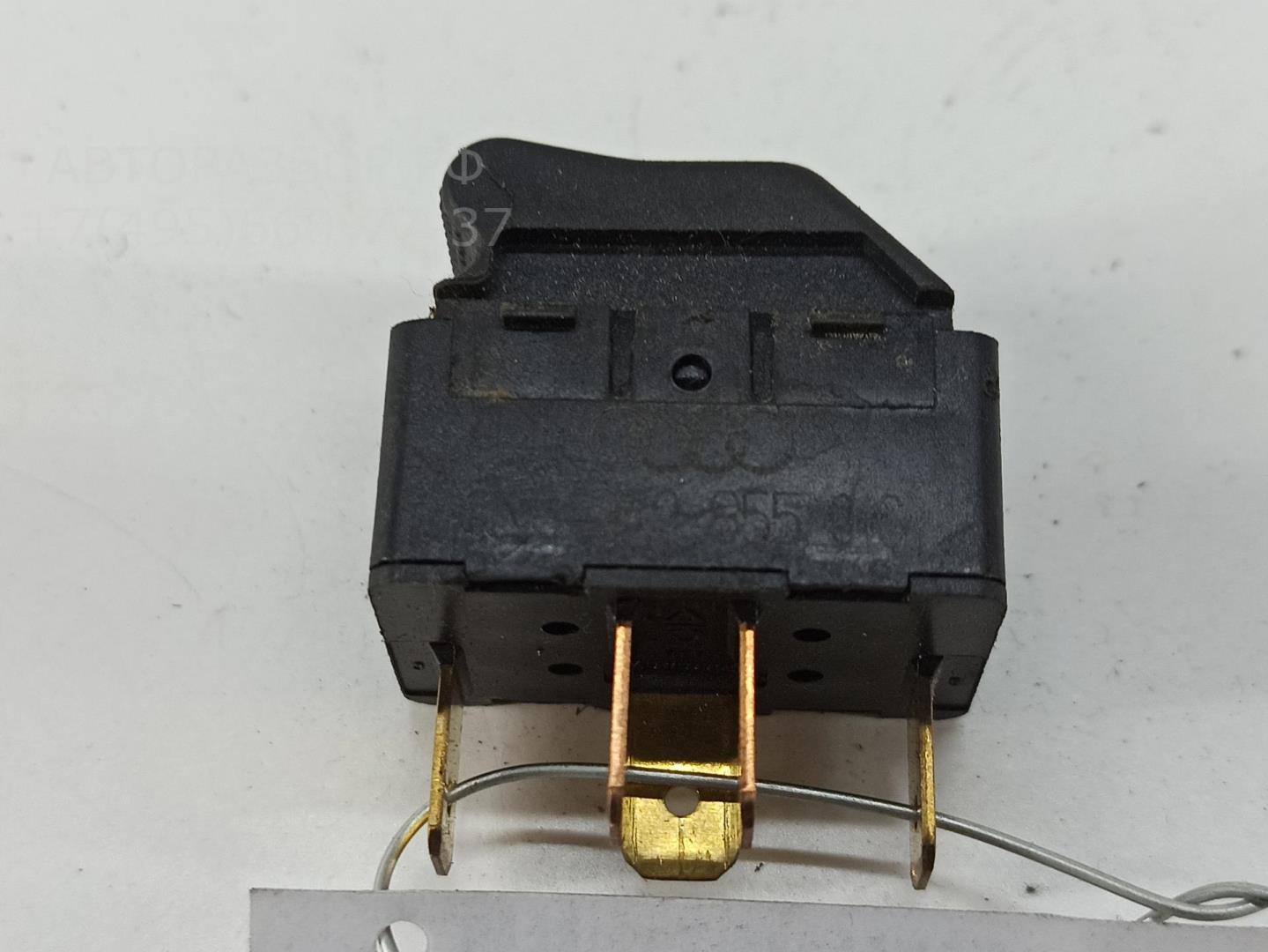 Кнопка стеклоподъемника