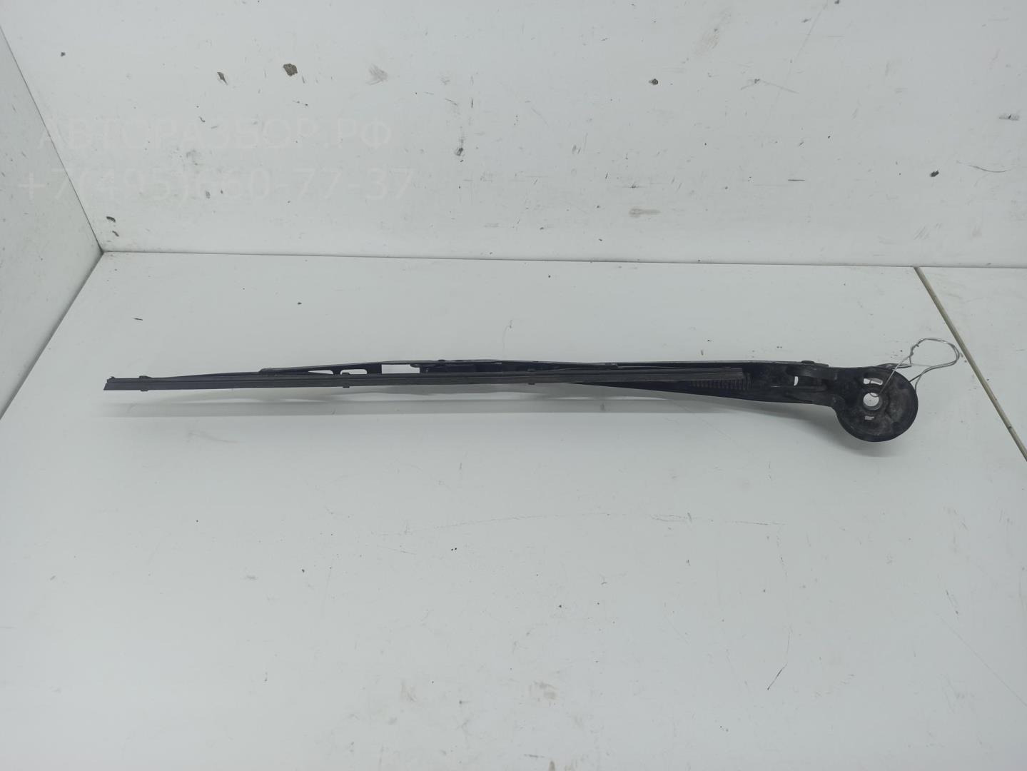 Поводок стеклоочистителя заднего