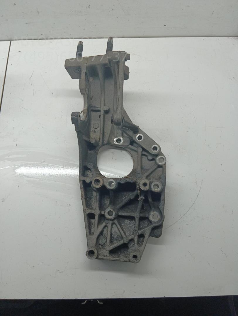 Кронштейн ГУР