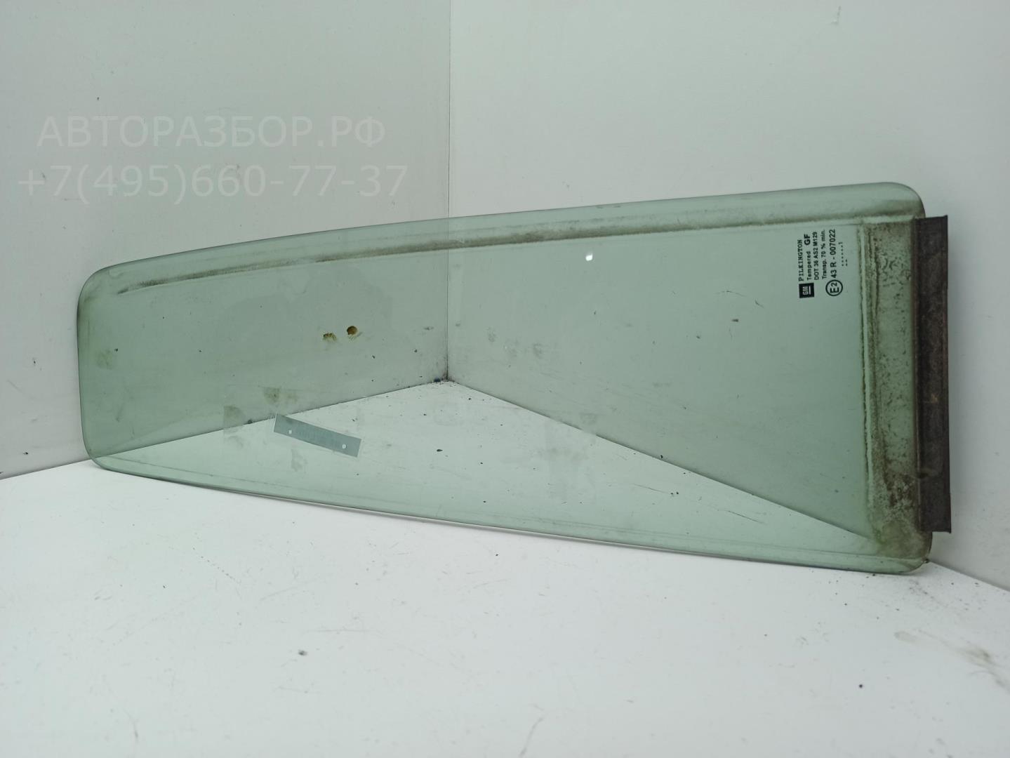 Стекло двери задней левой (форточка)