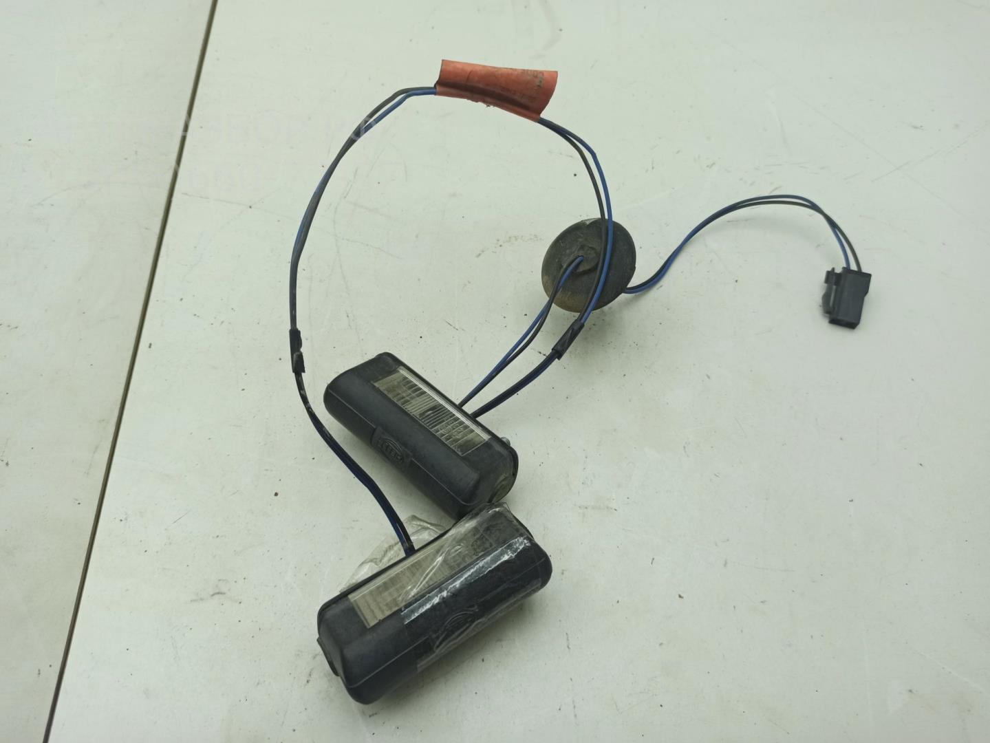 Фонарь подсветки номера