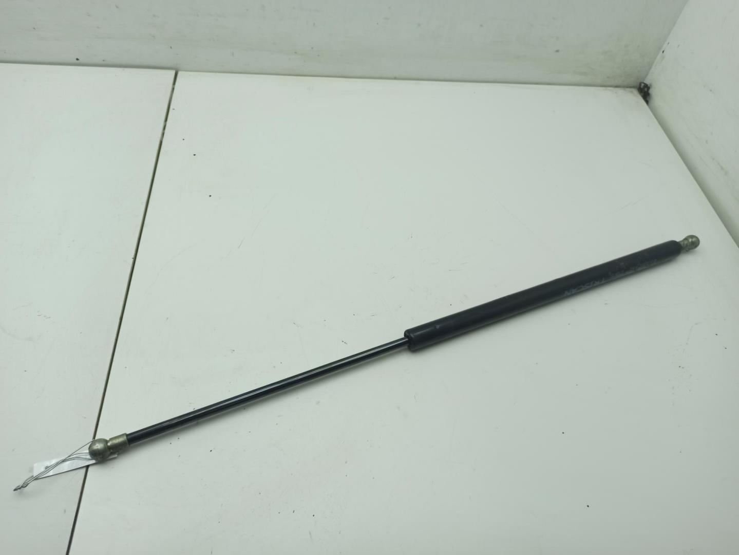 Амортизатор крышки багажника