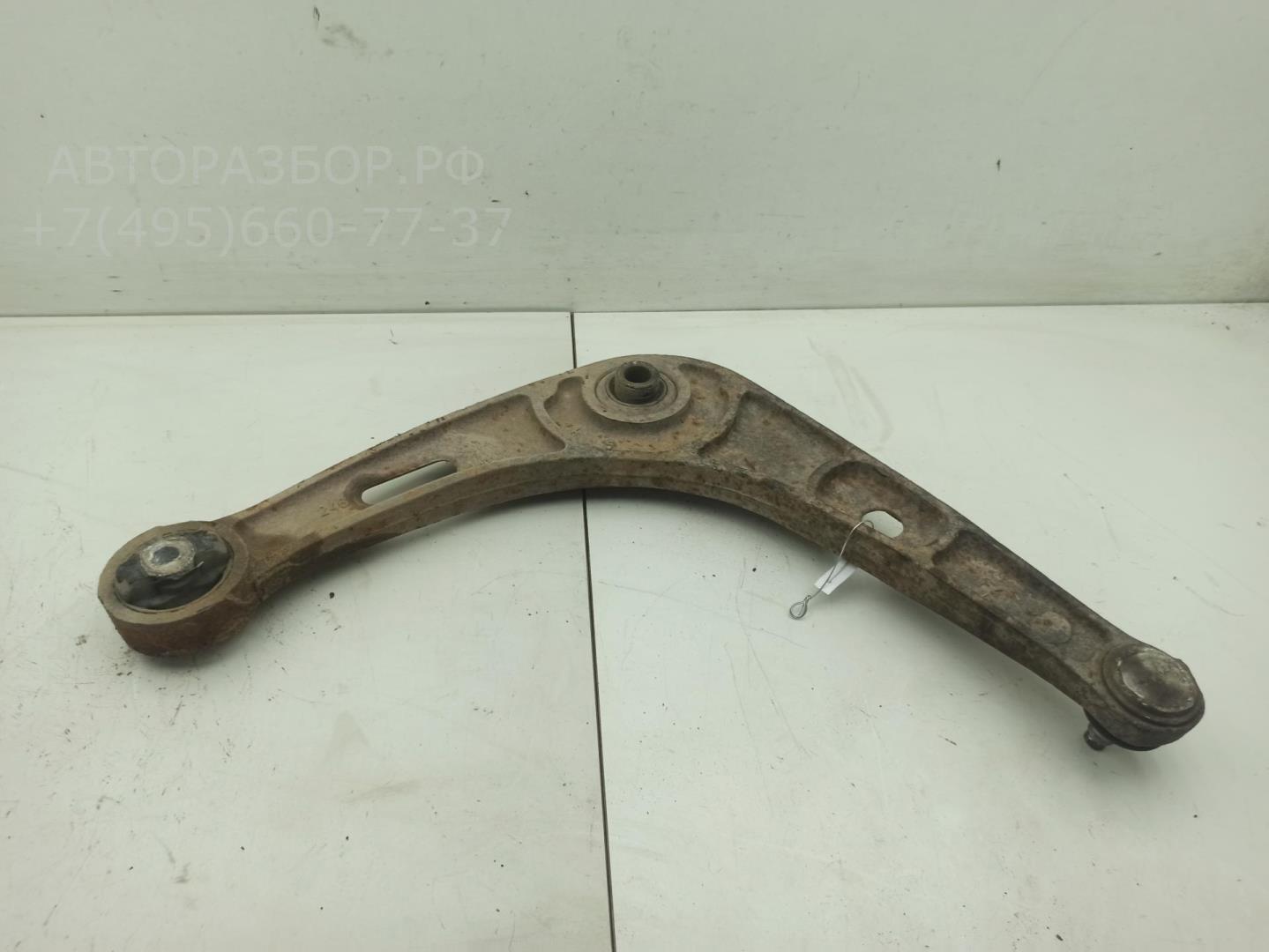 Рычаг передний левый