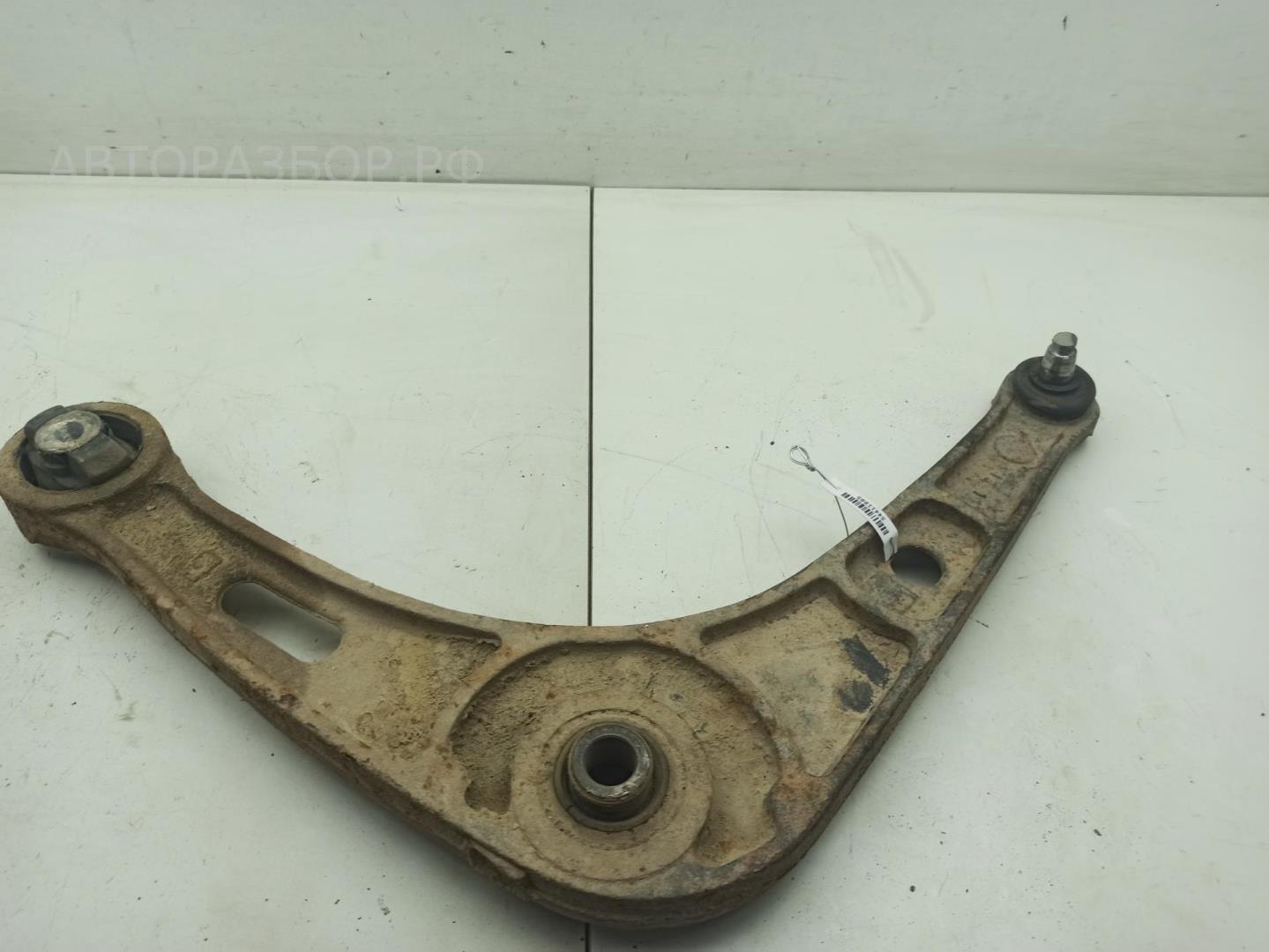 Рычаг передний левый