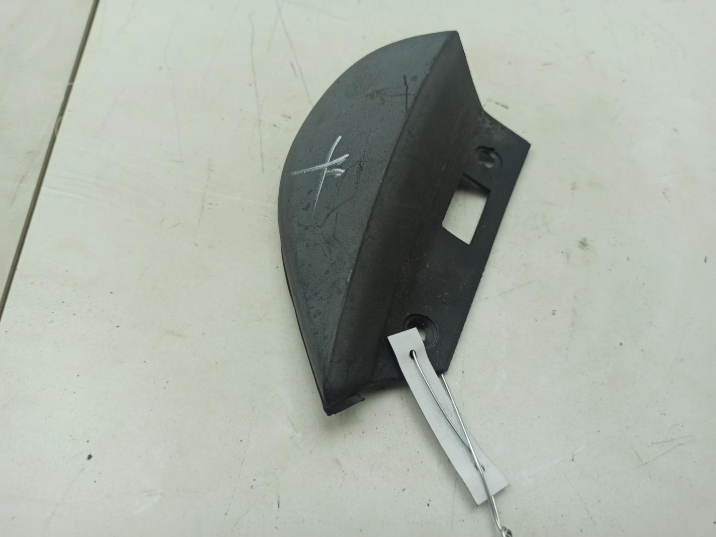 Накладка переднего крыла правого