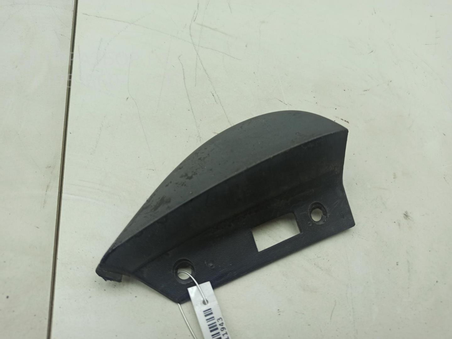 Накладка переднего крыла правого