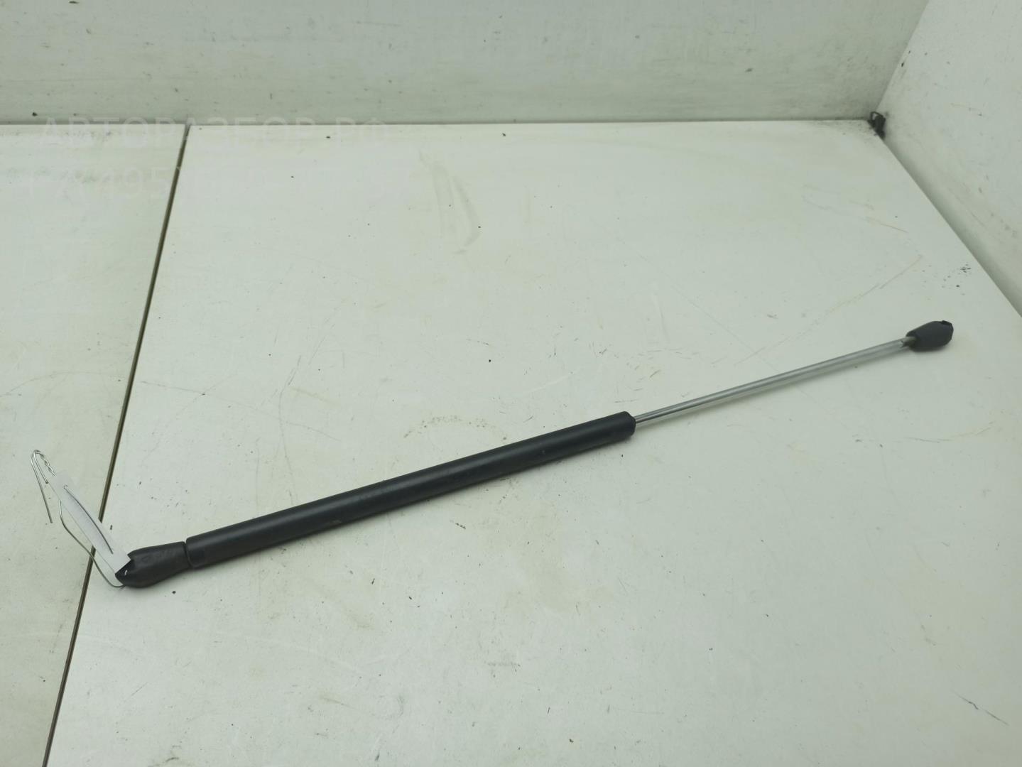 Амортизатор стекла багажника