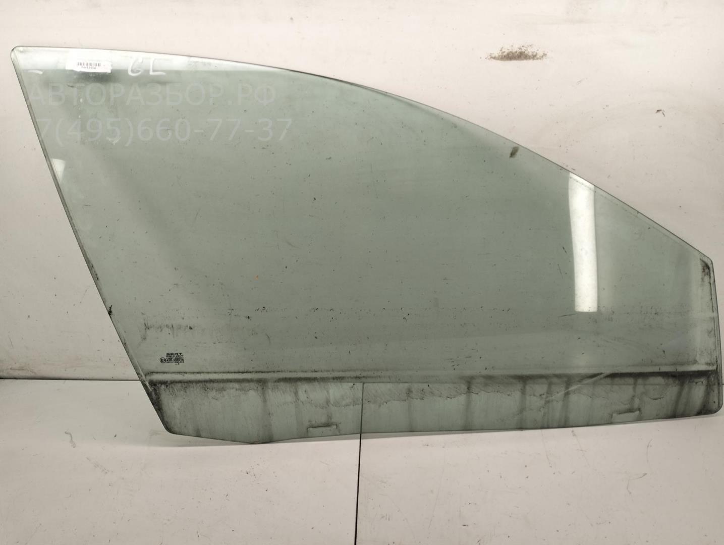 Стекло двери передней правой