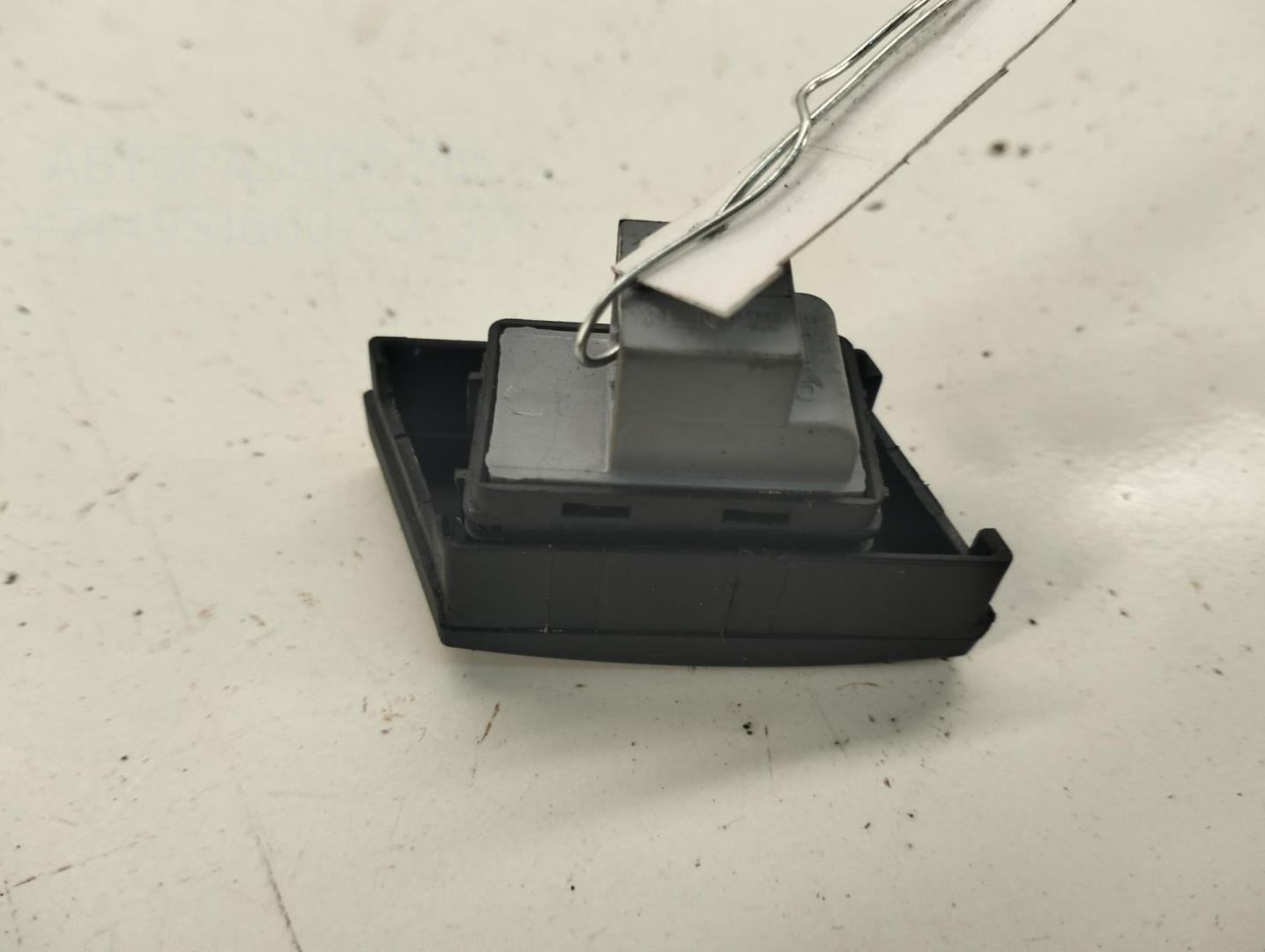 Кнопка стеклоподъемника