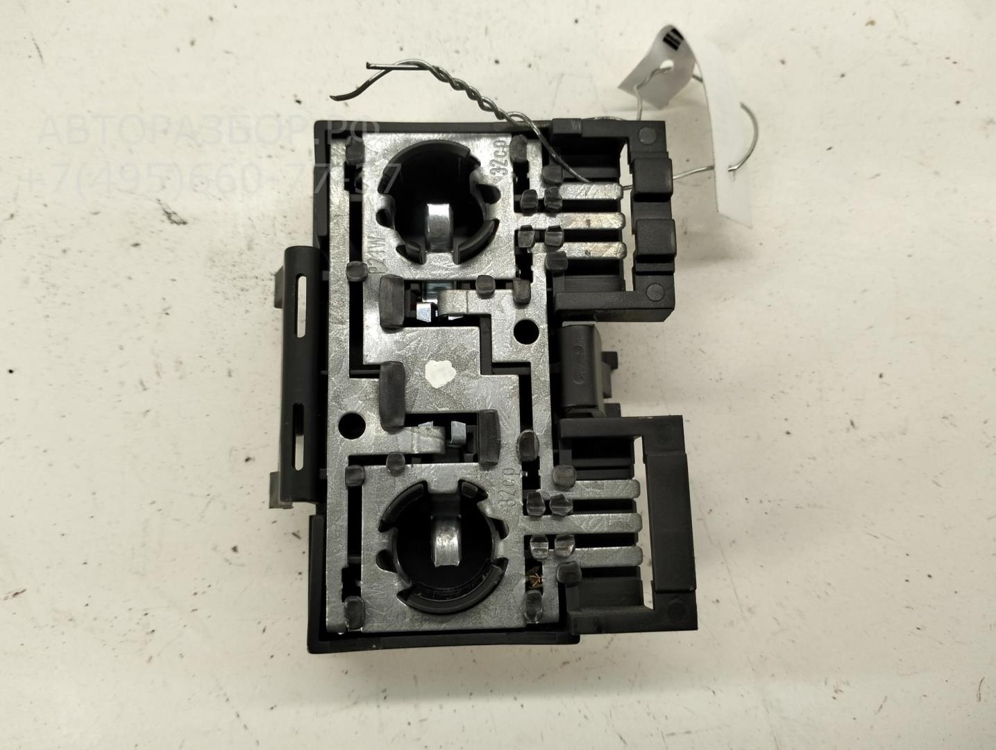 Плата заднего фонаря левого