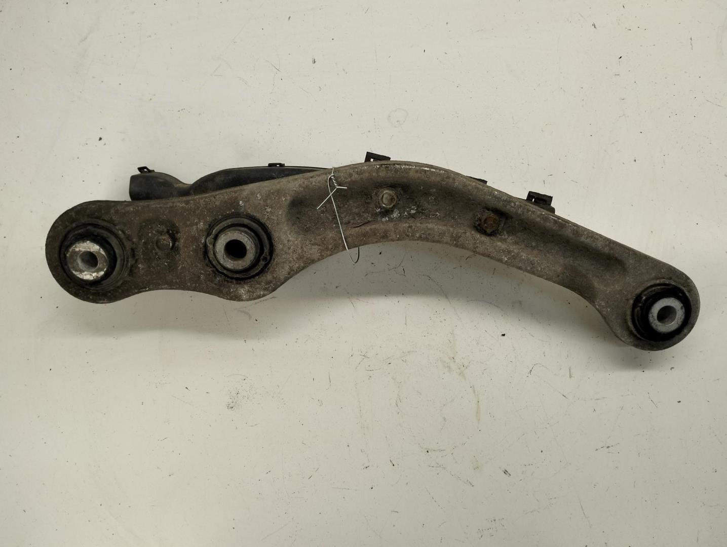 Рычаг задний правый