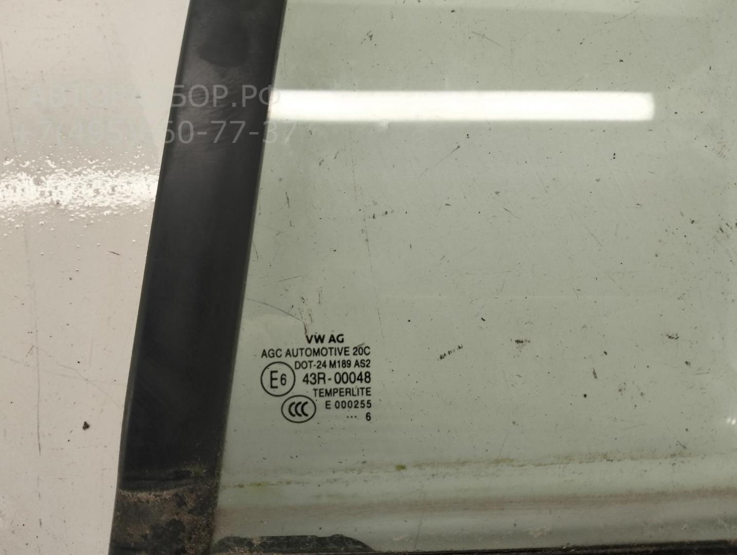 Стекло двери задней левой (форточка)