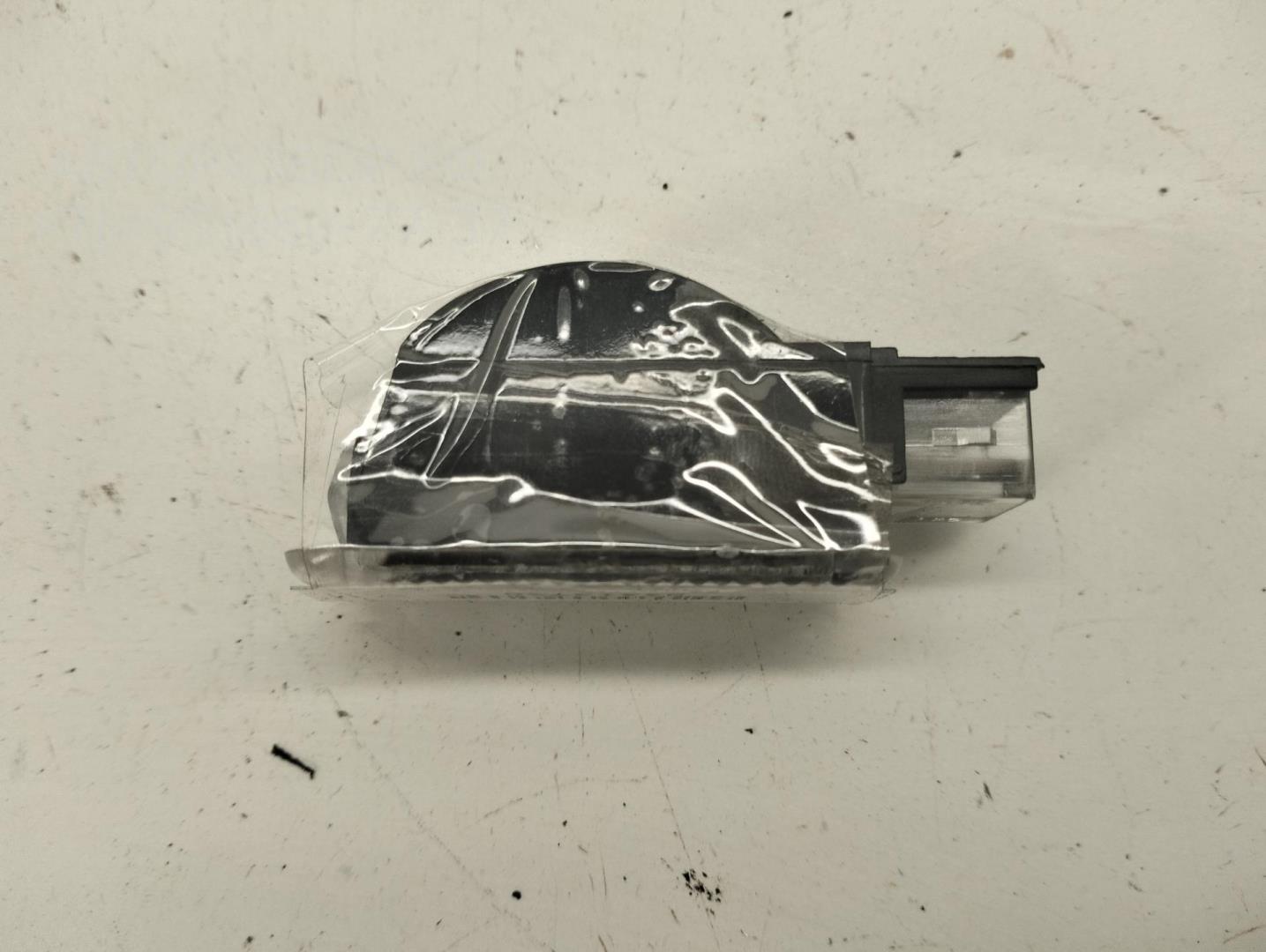 Плафон салонный