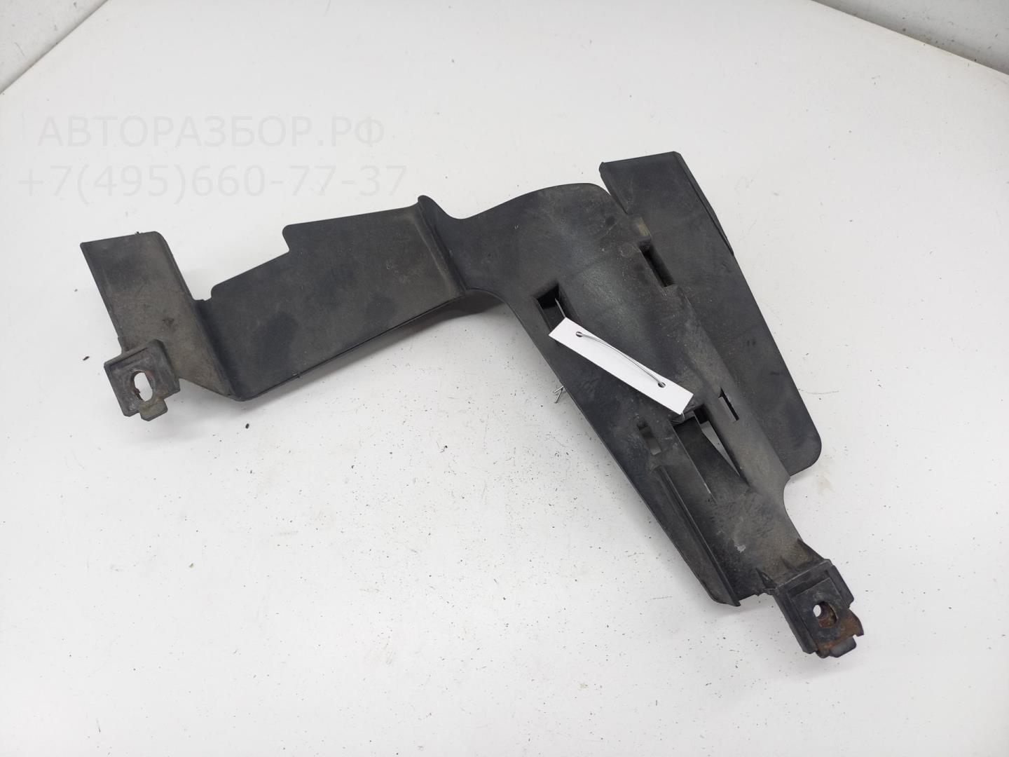 Кронштейн фар правый