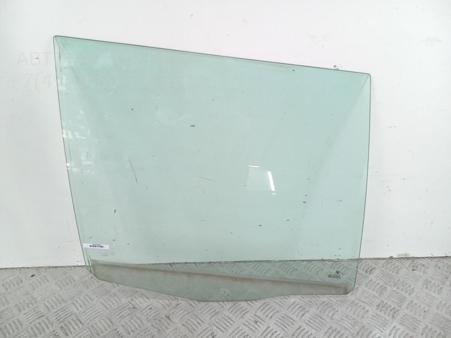 Стекло двери задней правой